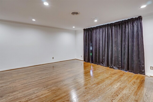 Building Photo - 1202 Shadeland Dr