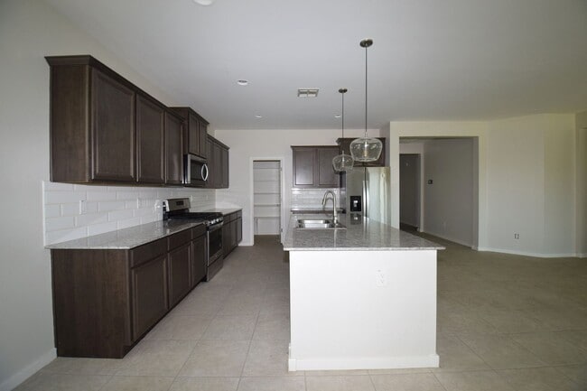 Photo - Impressive 4 bed 3 bath Circle Cross Home!