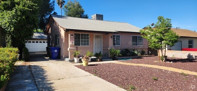 Building Photo - 267 E 43rd St Rental