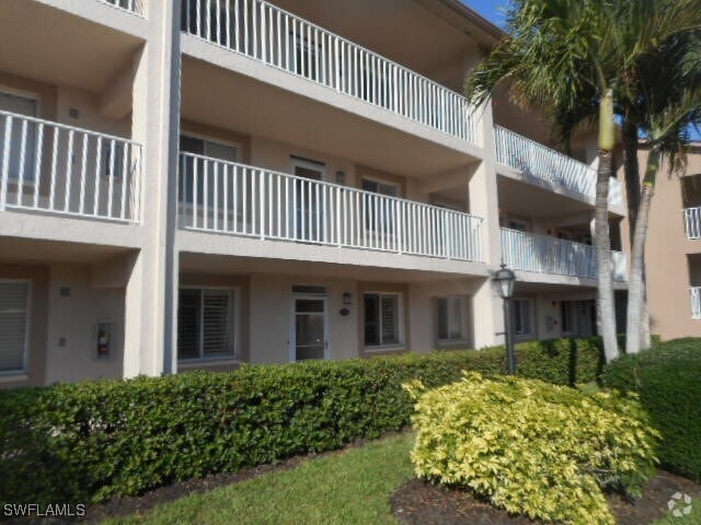 Building Photo - 7360 Glenmoor Ln Unit 4108 Rental