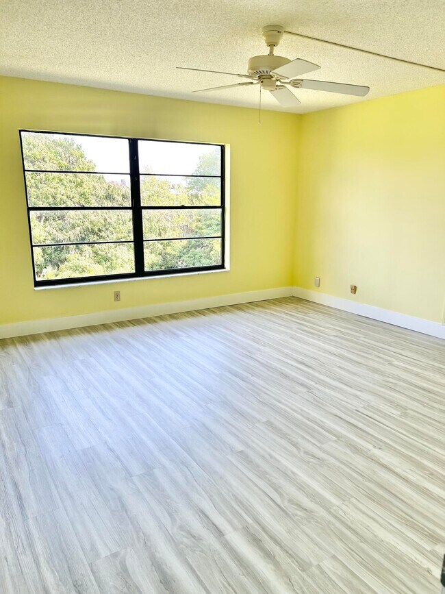 Photo - 300 N Hwy A1A Unidad 405h