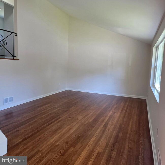 Photo - 13114 Bluhill Rd