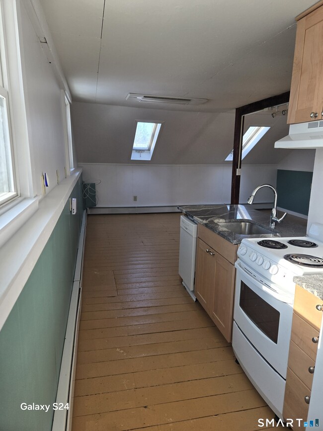 Photo - 60 Grove St Unit B