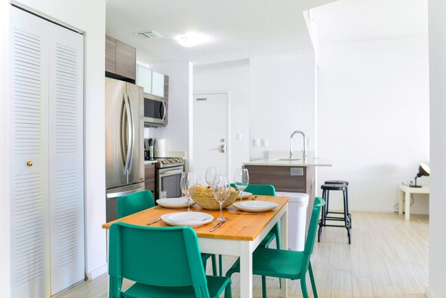 Photo - 481 NE 29th St Unit FL5-ID1022326P