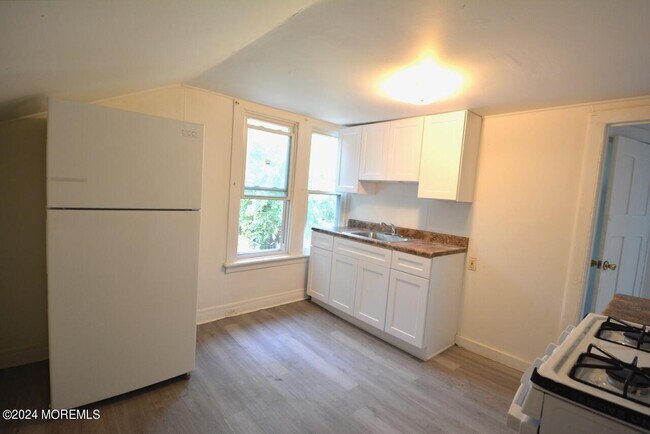 Photo - 193 Union Ave