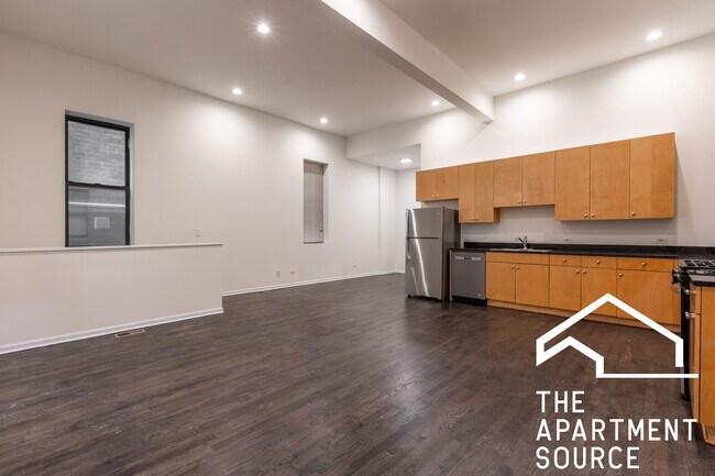 Photo - 1260 N Greenview Ave Unit 1