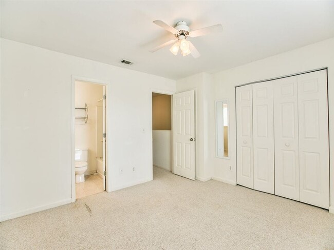 2199 Timberwood Cir N