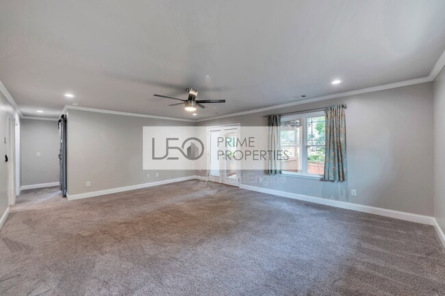 Photo - 1745 Sylvan Rd SW