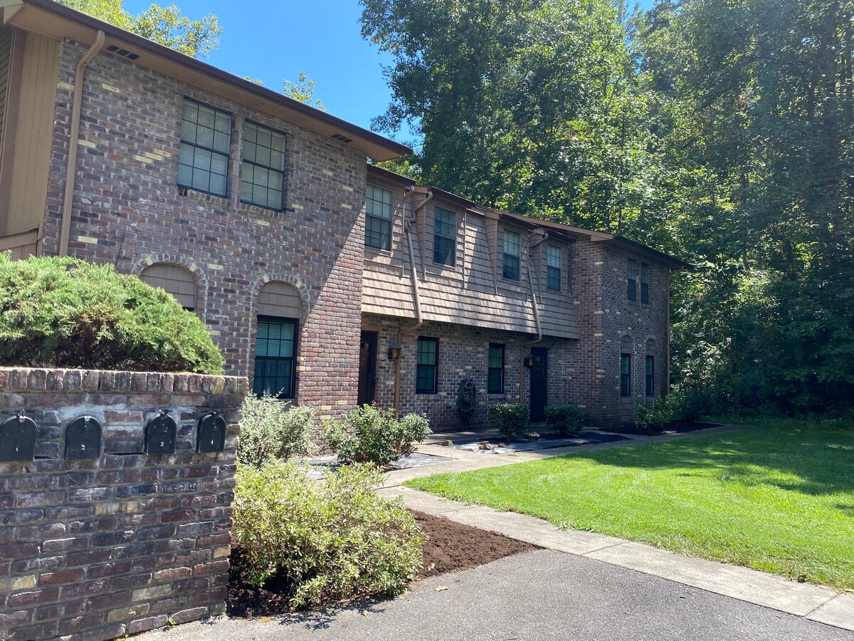Photo - 211 Gum Hollow Rd Apartments Unit 2