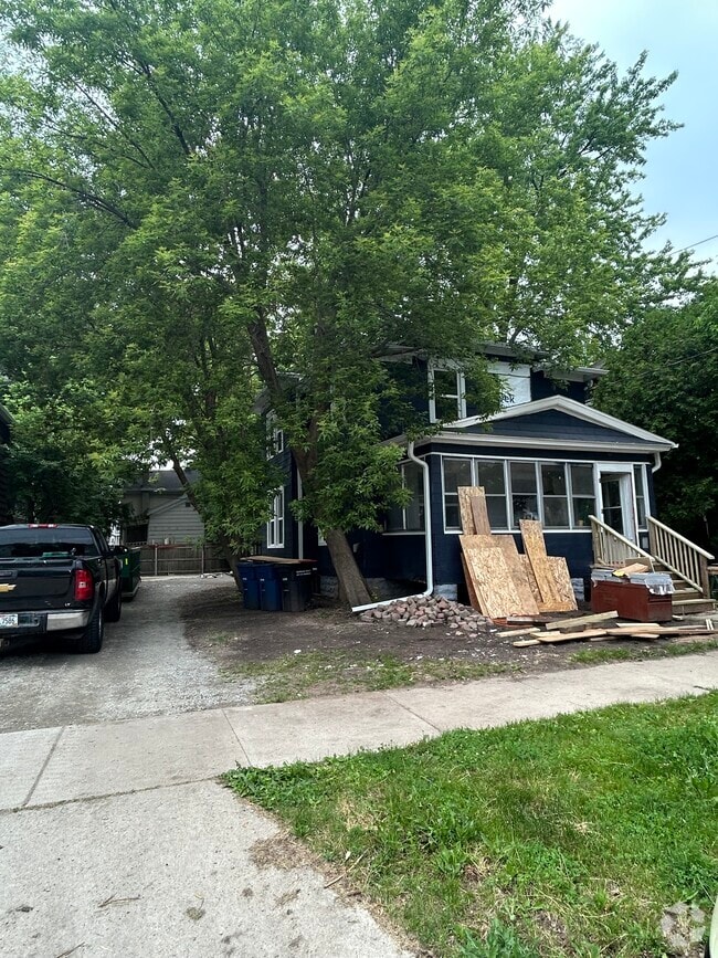 Building Photo - 739 Franklin St Unit 1 Rental