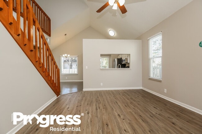 Photo - 514 Selsey Ct S