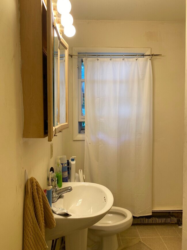 27 Hickok Pl