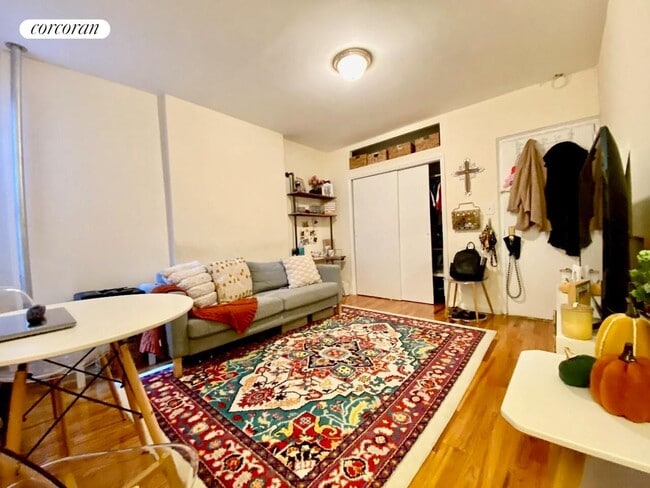 Photo - 448 W 55th St