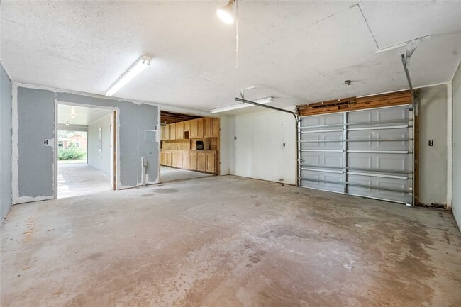 Photo - 5618 Avenue M 1/2