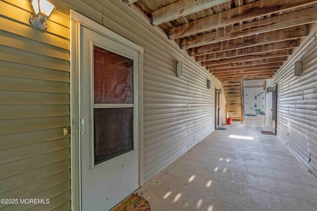 Photo - 1 Thoroughbred Fare Condo