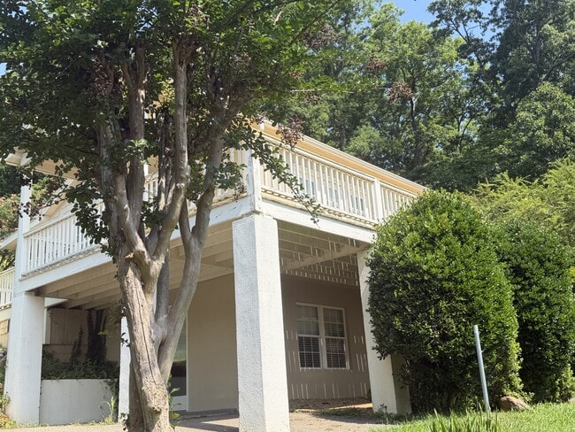 Photo - 1860 Crescent Dr
