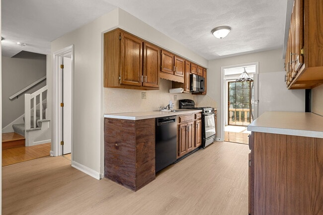 Photo - 290 Apache Way