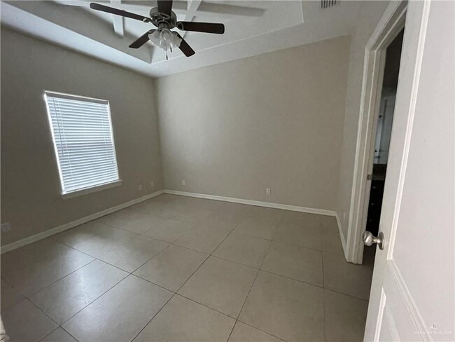 2711 E Garfield Ave Unit 4