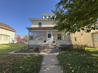 Photo - "Charming 4-Bed Upper Level Retreat with Hardwood Elegance in (Powderhorn) Minneapolis!"