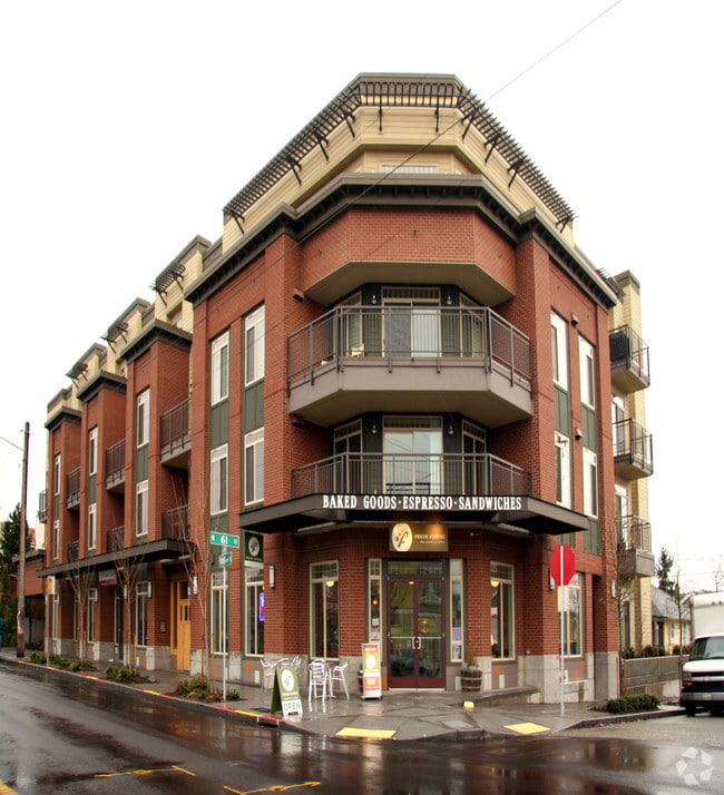 Photo - Woodland Park Inn