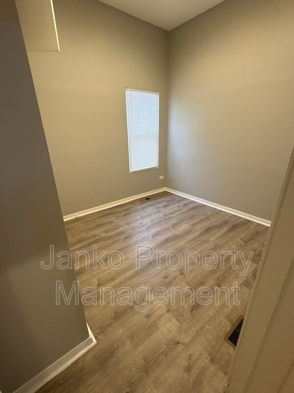 Photo - 5906 S La Salle St Unit 1