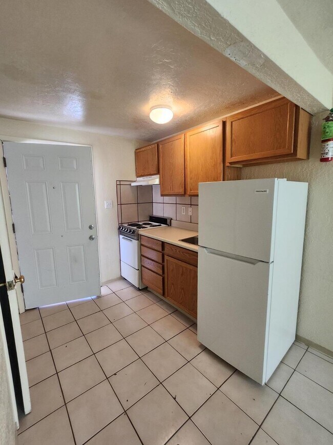 221 Maple St NE