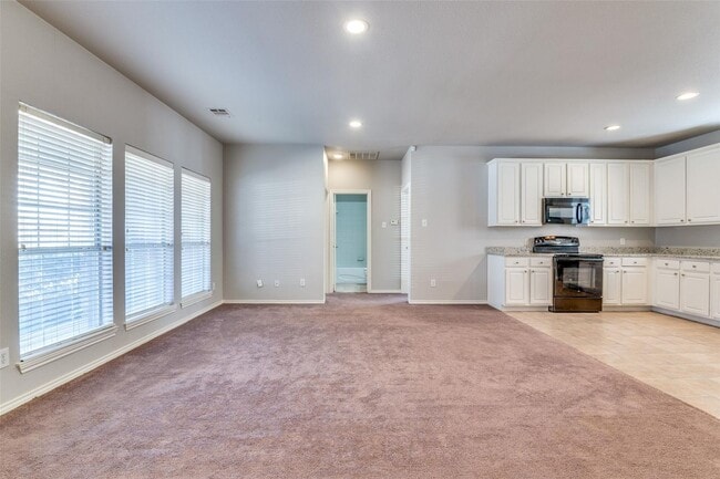 Photo - 8690-8690 Holly St