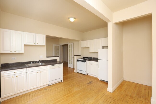 1238 Oak Ave Unit F4