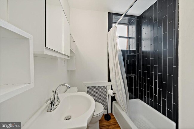 Photo - 2400 S Hutchinson St