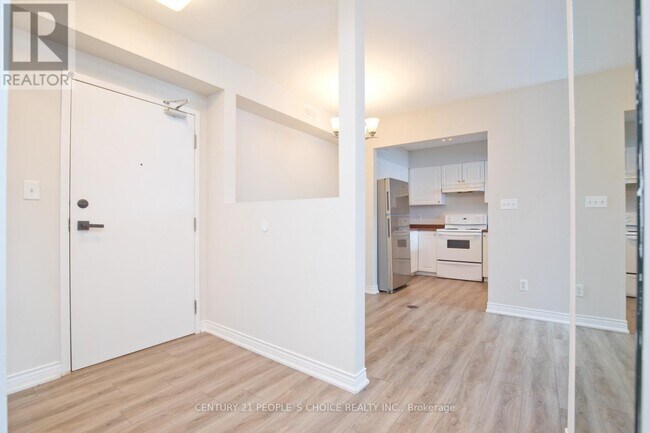 Photo - 107 - 70 FIRST STREET Unité 107