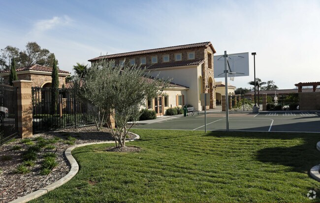 Photo - Toscana Apartments