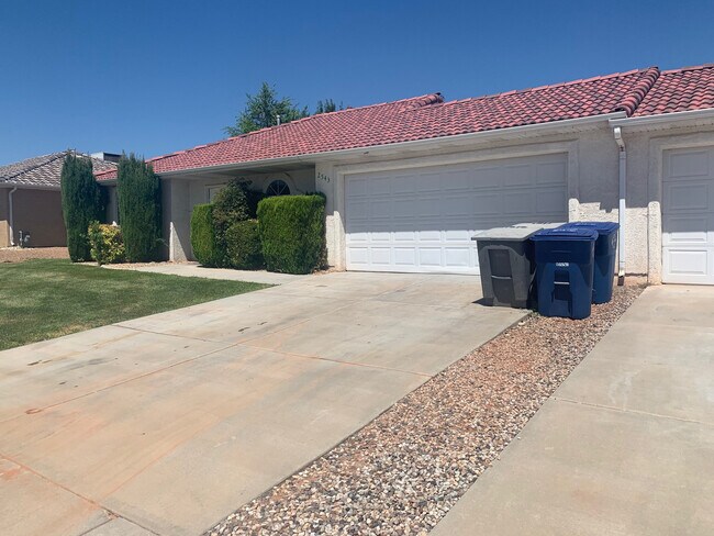 Photo - 2543 & 2557 E 620 N Unidad 2543 E 620 N