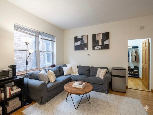 Building Photo - 22 Battery St Unit 1R