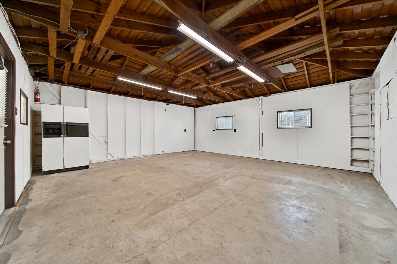 Photo - 9411 Roos Rd