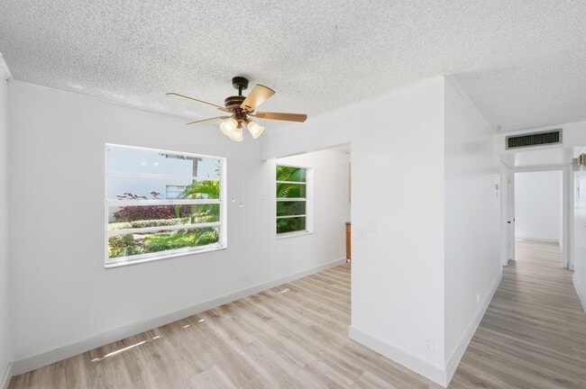 Photo - 452 Normandy Ln Unit J