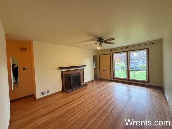 Photo - Available in Shadle 3 bedroom with large 2...