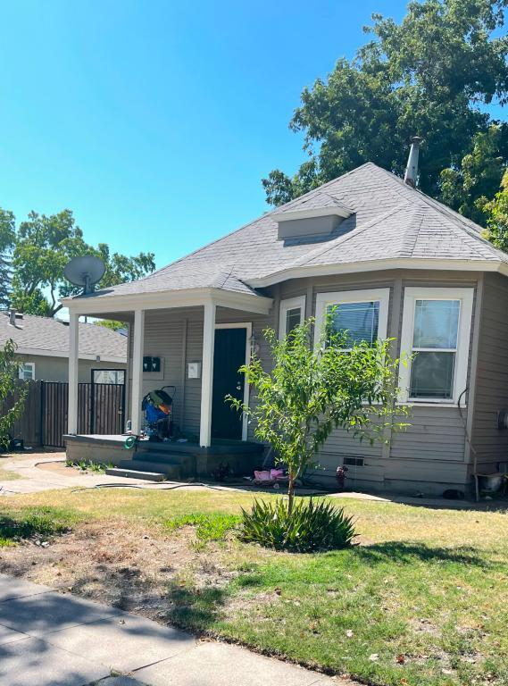 Photo - 318 W 20th St