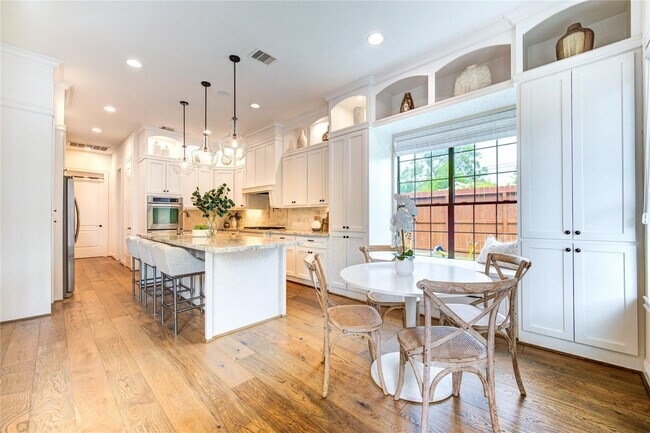Photo - 1403 Wakefield Dr