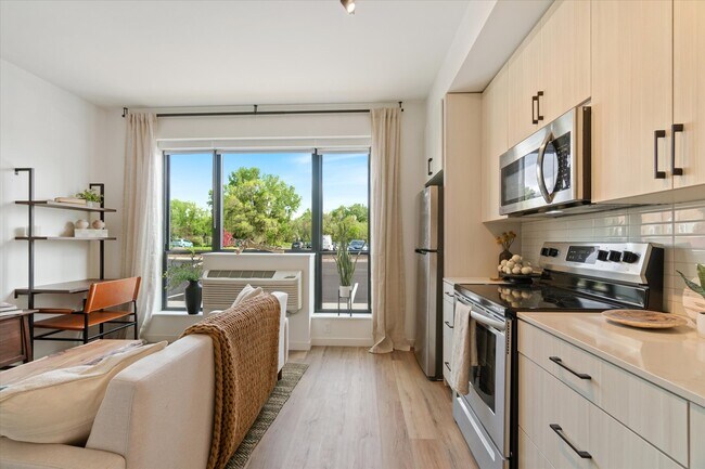 3725 Stinson