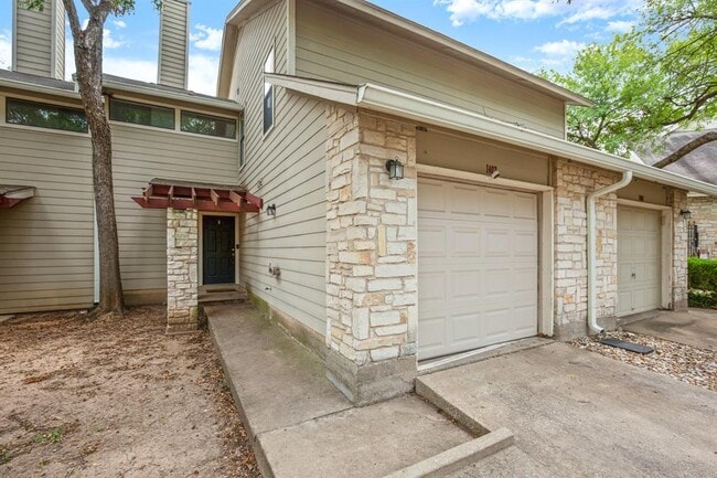 Photo - 512 Eberhart Ln Condo Unit 1403