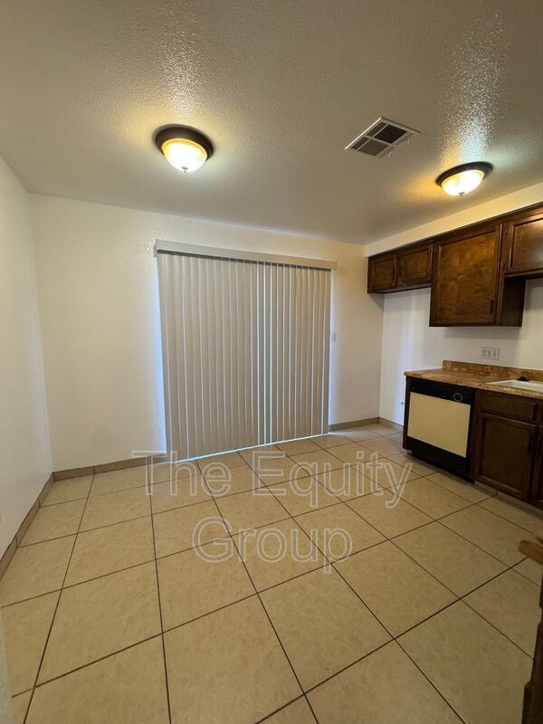 Photo - 2023 S Tracy Ct