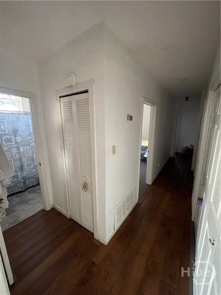 Photo - 219 E Taylor St