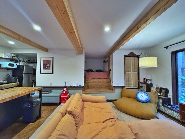 Photo - 2925 Strongs Dr Unidad 1/2