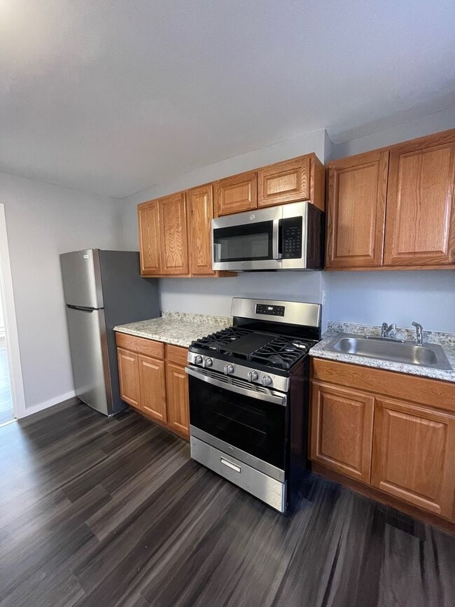 Photo - 68 Hasbrouck St Unit 3