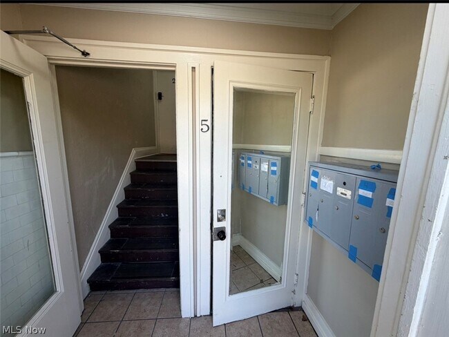 Photo - 3186 Euclid Heights Blvd Unit 5