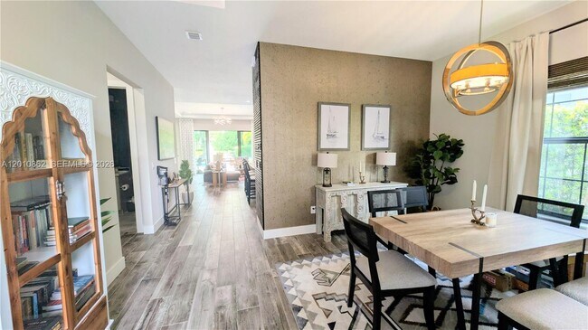 Photo - 2879 Gin Berry Way