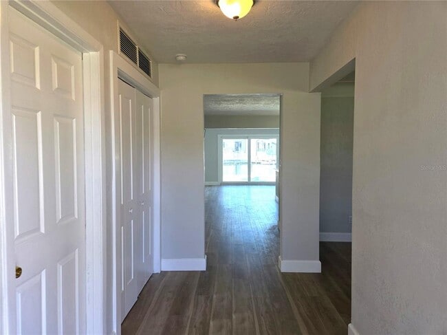 Photo - 2053 Michigan Ave NE