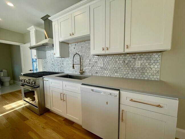 Photo - 1166 Fellsway Unit 2