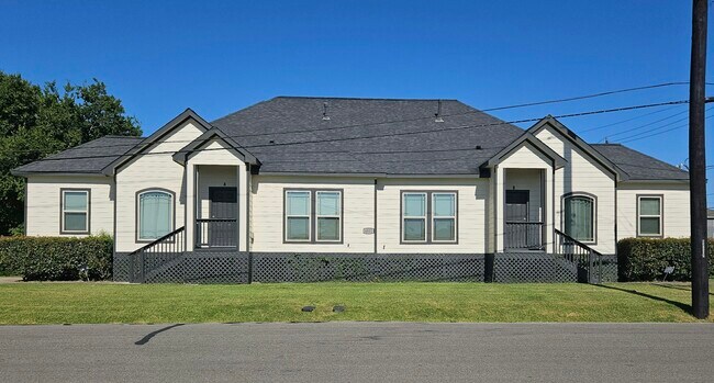 Building Photo - 4801 Wenda St Unit A