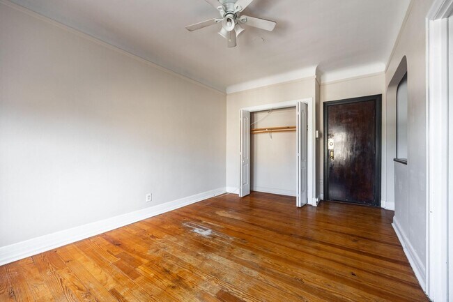 Photo - 948 W Cuyler Ave Unit 215